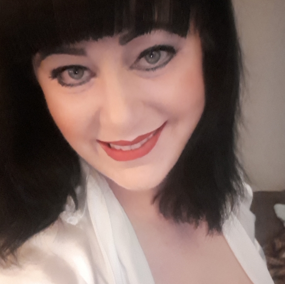 Meet your Posher, Jules - Picture 4 of 4